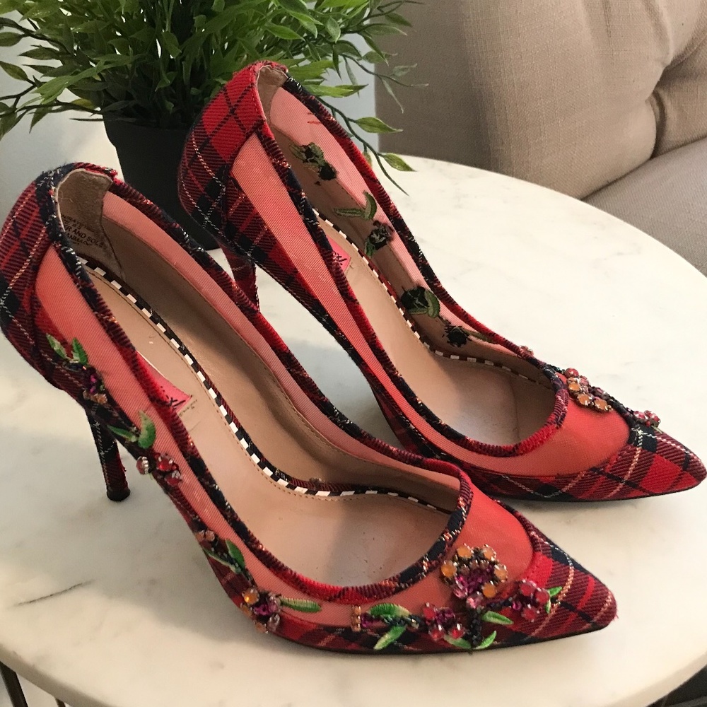 Betsy Johnson Red Plaid Heels Size 6.5